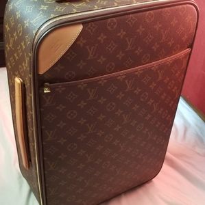 Louis Vuitton pégase lègére luggage